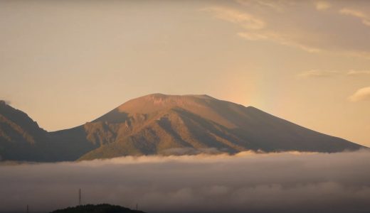 浅間山の雲海・頂上付近で発生した虹・そして夕暮れ